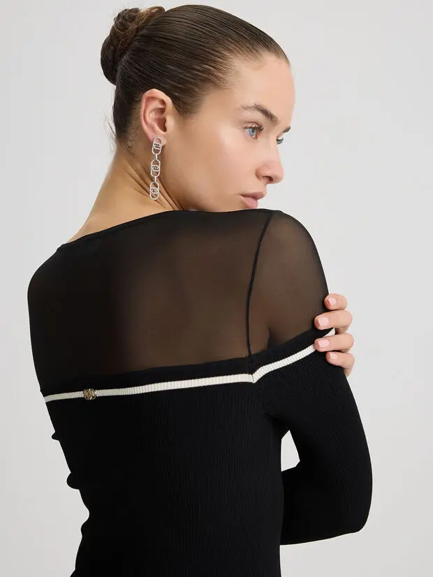 Короткое трикотажное платье