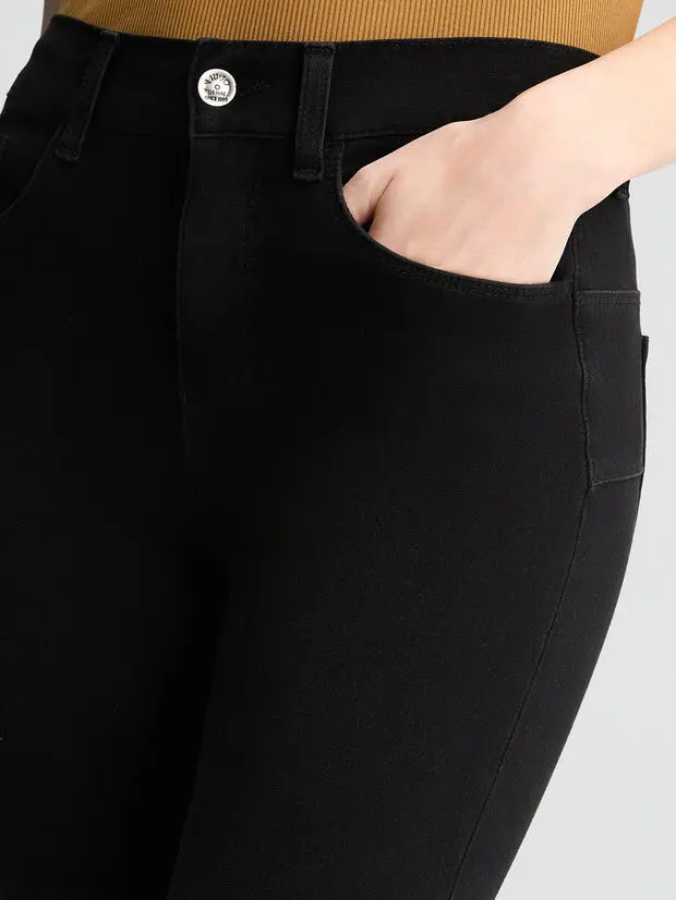 Черные джинсы скинни Amazing Fit